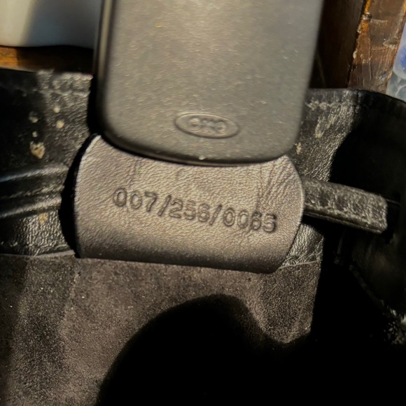 Gucci bag ,  small black draw string  leather pouch - Picture 5 of 5